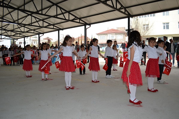 İLÇEMİZDE 23 NİSAN ULUSAL EGEMENLİK VE ÇOCUK BAYRAMI KUTLANDI.
